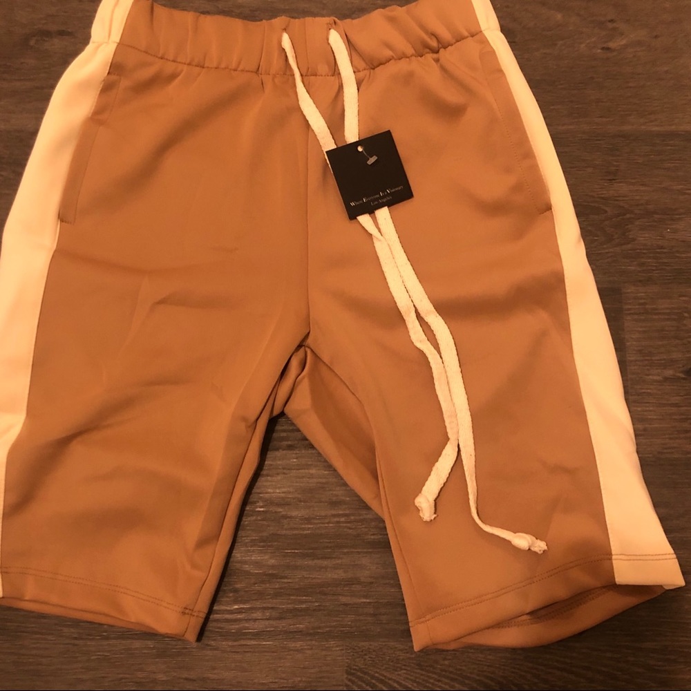 Men’s Shorts - Picture 2 of 3